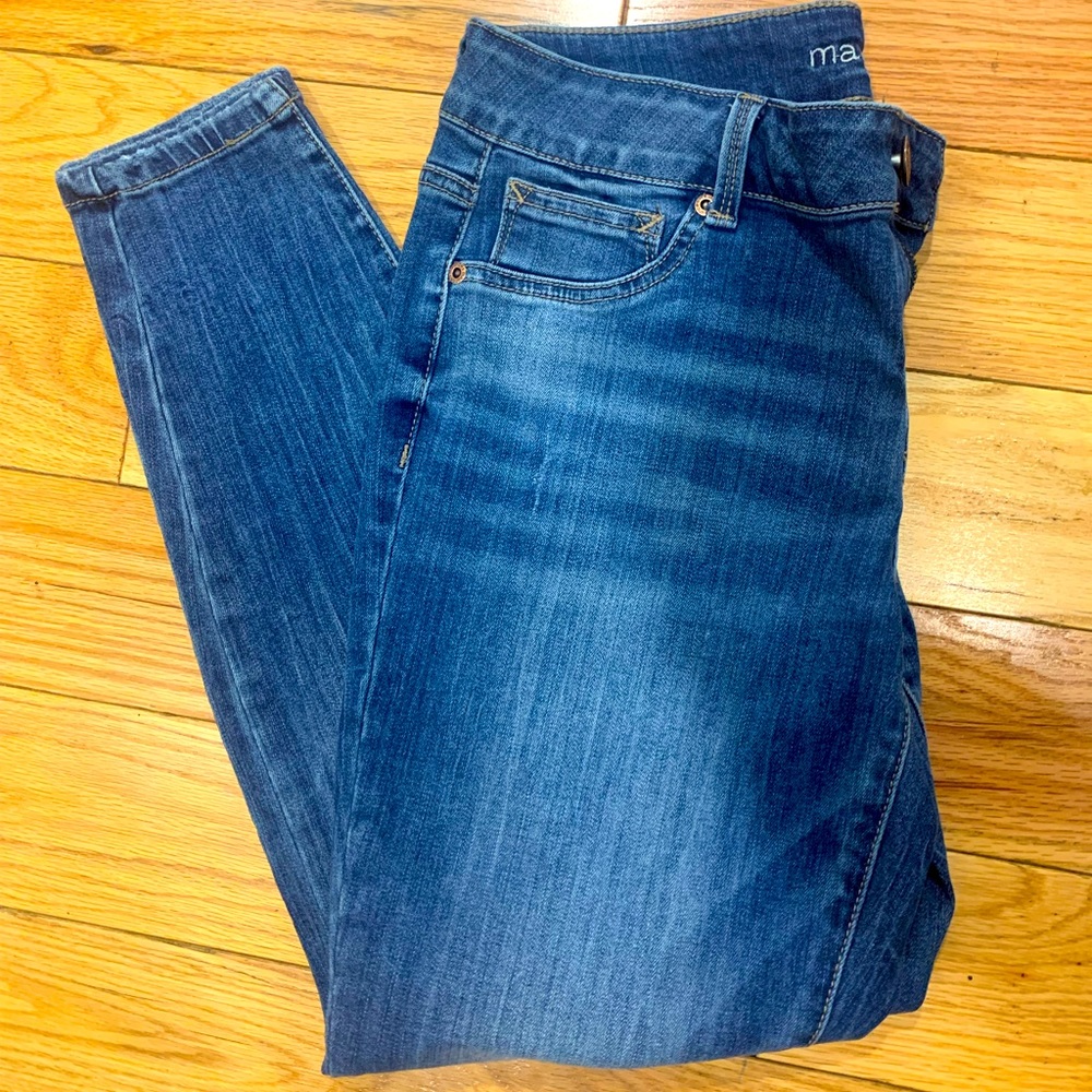 SOLD Maurice’s jeans size M short